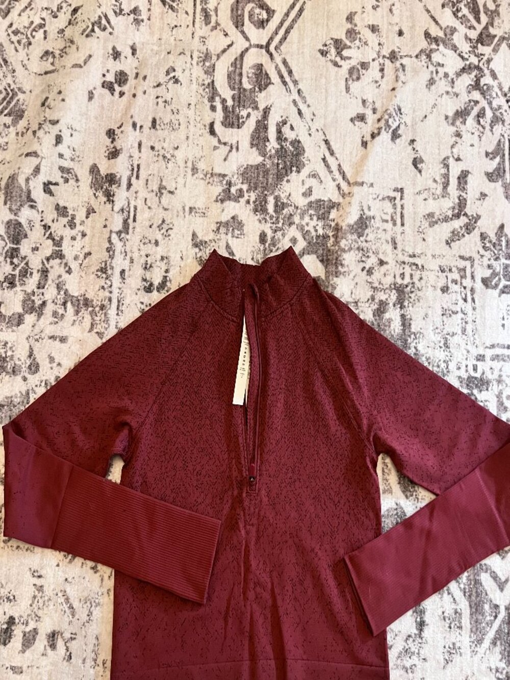 Lululemon Rest Less Cropped Half-Zip. Size 6